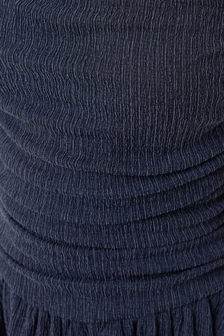 Trägerloses strukturiertes Rüschenshortkleid - Image 5