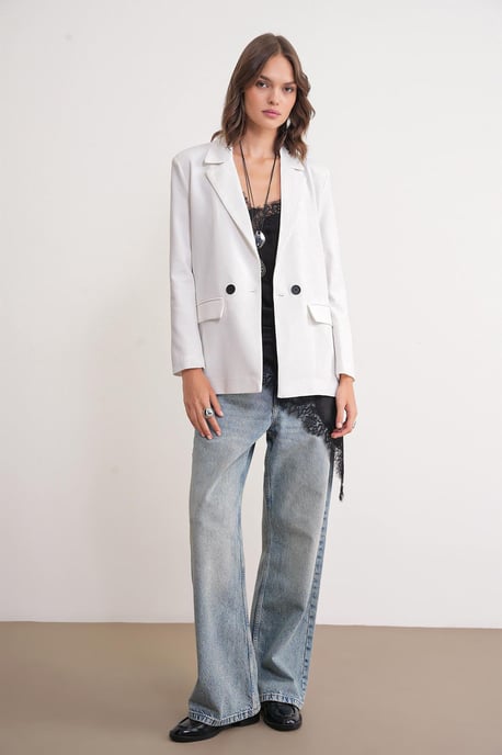 Langärmeliger, knöpfbarer Blazer - Image 2