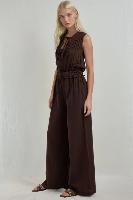 Texturiertes Jumpsuit mit weitem Bein und Rundhalsausschnitt - Image 5