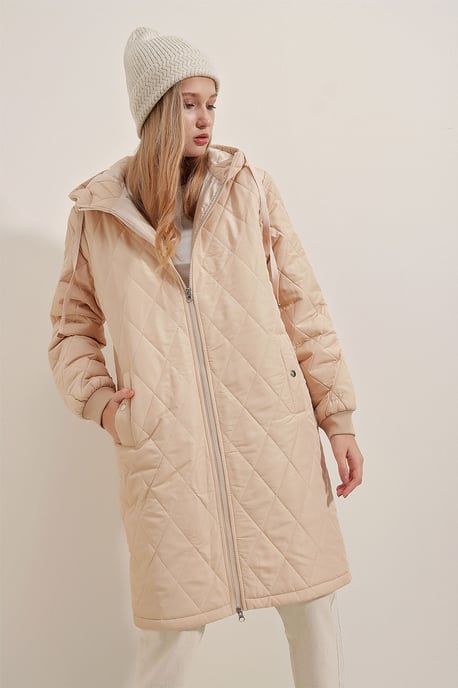 Hooded Oversized Lange Puffer-Daunenjacke - Image 1
