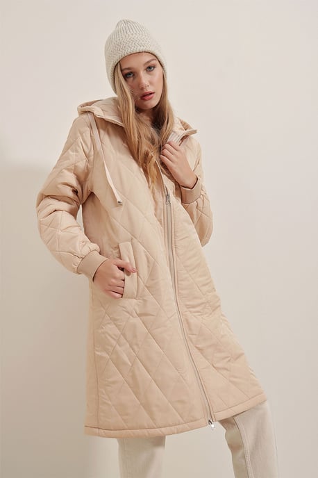 Hooded Oversized Lange Puffer-Daunenjacke - Image 3