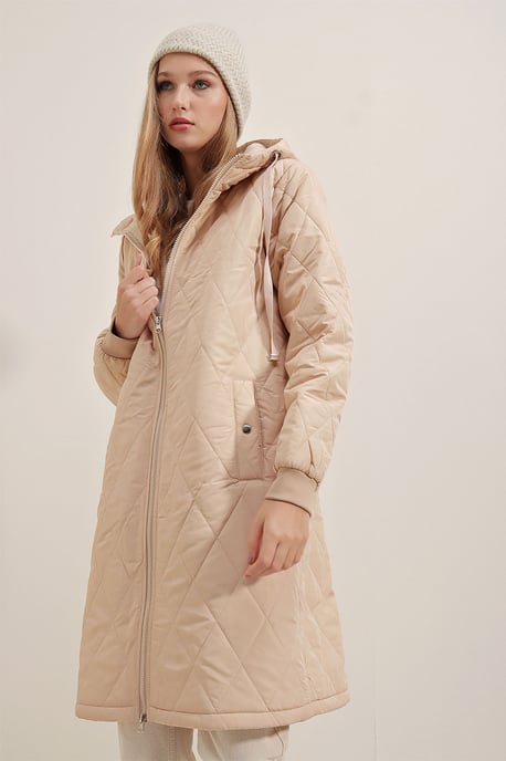Hooded Oversized Lange Puffer-Daunenjacke - Image 4