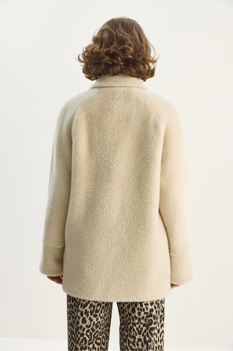 Übergroße strukturierte Plüschjacke - Image 6