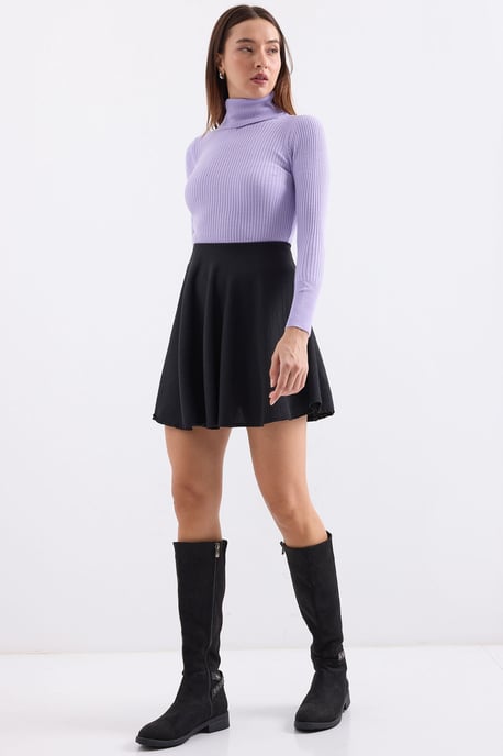 Strukturierter Rollkragen-Pullover in taillierter Form - Image 2