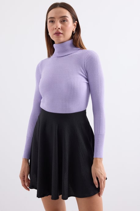Strukturierter Rollkragen-Pullover in taillierter Form - Image 3