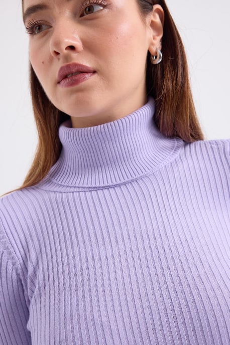 Strukturierter Rollkragen-Pullover in taillierter Form - Image 4