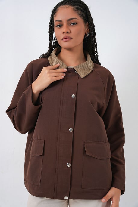 Gabardine-Jacke mit Knopfschluss und Taschen - Image 4