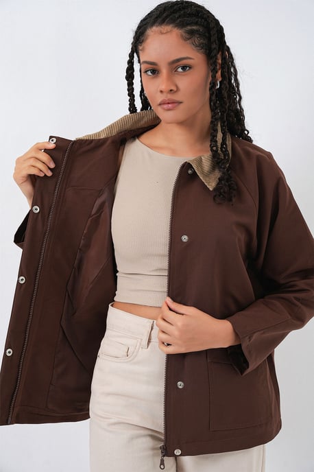 Gabardine-Jacke mit Knopfschluss und Taschen - Image 6