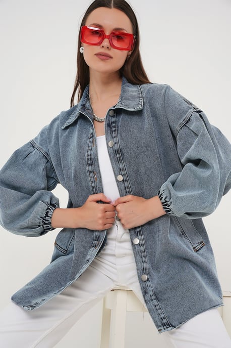Übergroße Jeansjacke mit Hemdkragen - Image 3