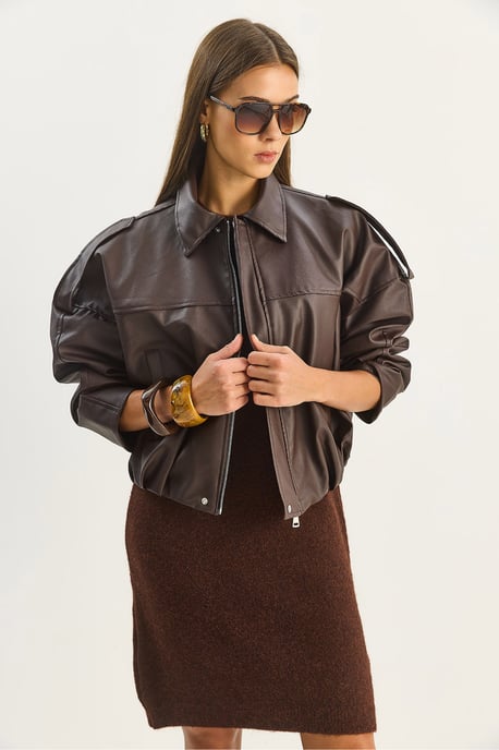 Übergroße Kunstleder-Crop-Jacke mit Reißverschluss - Image 2