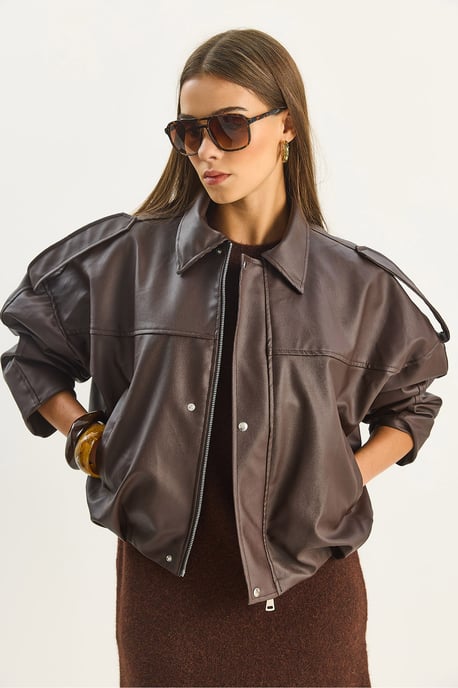Übergroße Kunstleder-Crop-Jacke mit Reißverschluss - Image 4