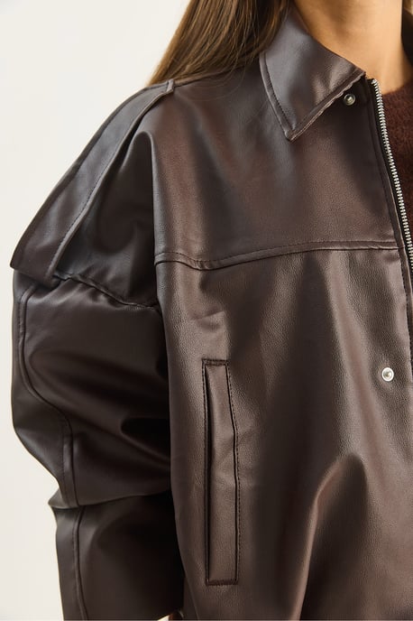 Übergroße Kunstleder-Crop-Jacke mit Reißverschluss - Image 5