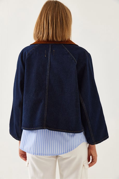 Denim-Hemdjacke mit Samtkragen - Image 6