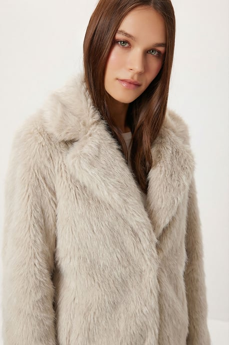 Faux-Fur Schal-Kragenjacke - Image 4
