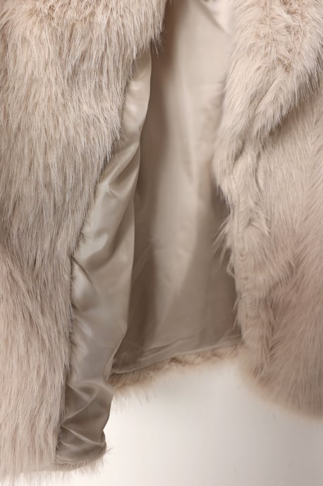 Faux-Fur Schal-Kragenjacke - Image 6