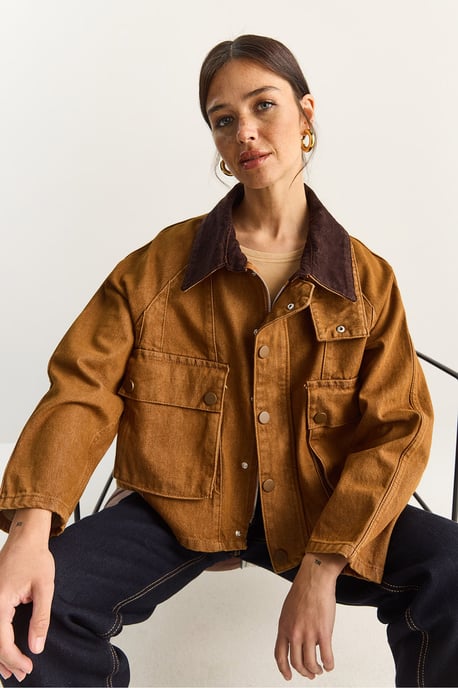 Überdimensionale Jeansjacke mit Knopfverschluss und Taschen - Image 3