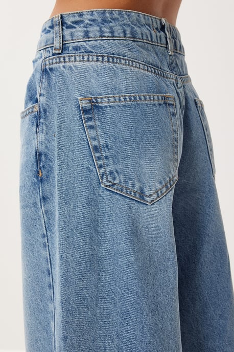 Hochwaisted Ballonjeans mit Stiefelsaum - Image 5