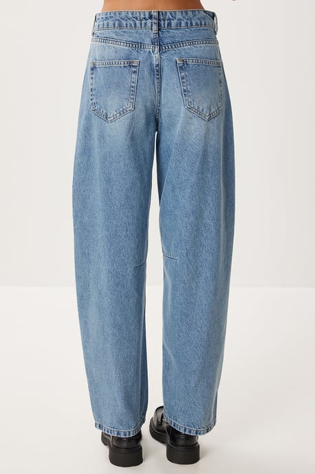Hochwaisted Ballonjeans mit Stiefelsaum - Image 6
