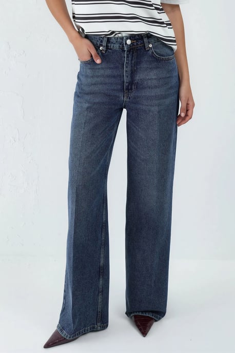 Weite Denim-Jeans mit rohem Abschluss - Image 1