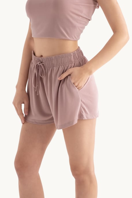Mittelhohe Basic Shorts mit Kordelzug - Image 3