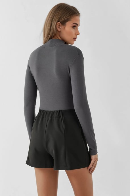 Hochtaillierte Mini-Shorts mit doppelten Schlitzen - Image 3