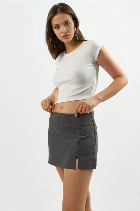 Gestreifte Mini-Skorts mit Schlitzdetail - Image 4