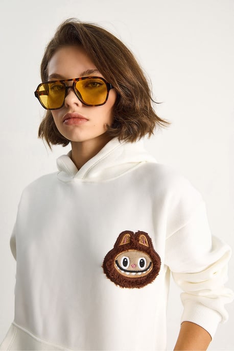 Kapuzenbestickter Sweatshirt - Image 3