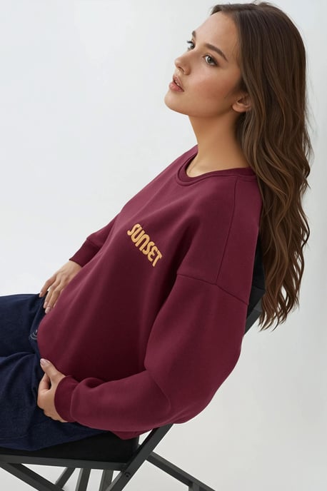 Bestickter Rundhals-Pullover mit erhobenem Design - Image 4