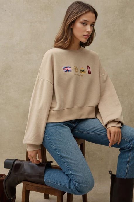 Bestickter Rundhals-Sweatshirt aus Baumwolle mit Fleece-Innenfutter - Image 4