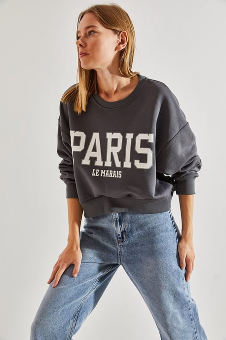 Kurz geschnittenes Sweatshirt mit Rundhals und Frontdruck - Image 2