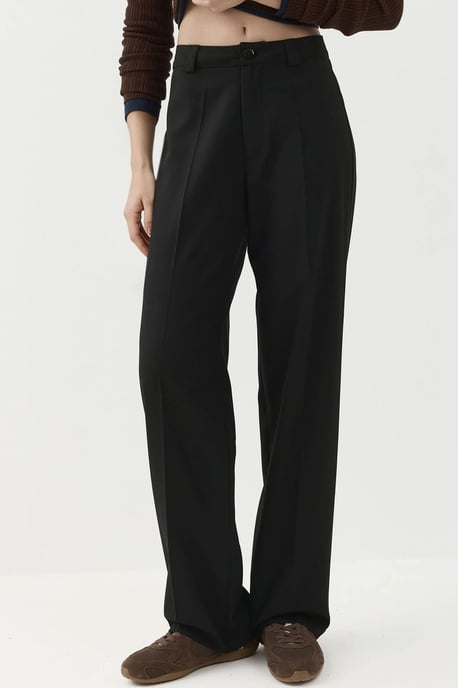Gerade geschnittene Hose mit normaler Taille und Knopfverschluss - Image 1
