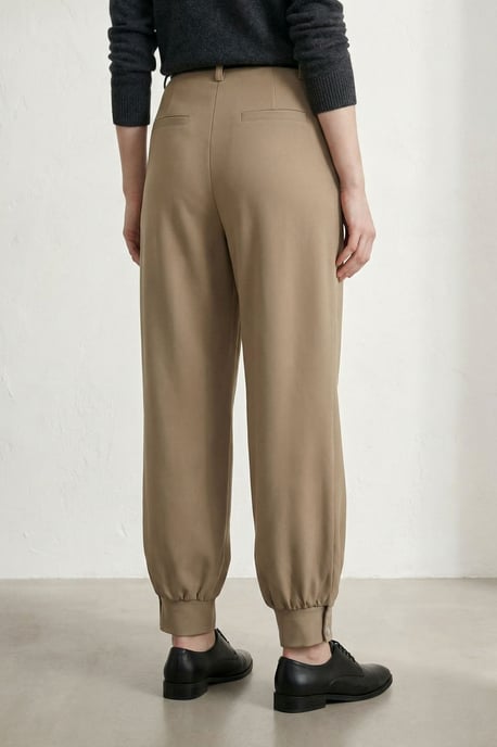 Gürtelhose mit Knöpfen und maßgeschneiderter Beinform - Image 5