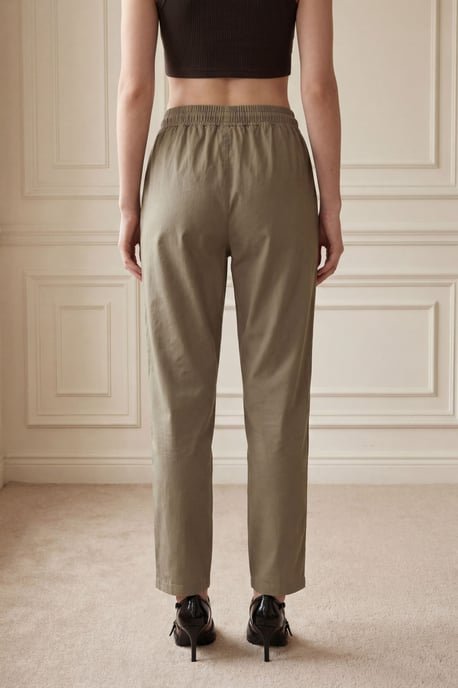 Hosen mit Taschen und Kordelzug in Knöchellänge - Image 4
