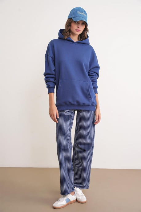 Oversized Kapuzenpullover mit Tasche - Image 2