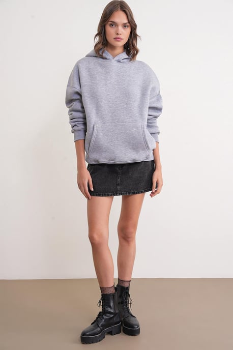 Übergroßer Kapuzenpullover mit Tasche - Image 2