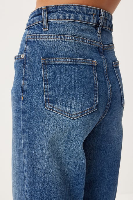 Hochtaillierte gerade Jeans - Image 5