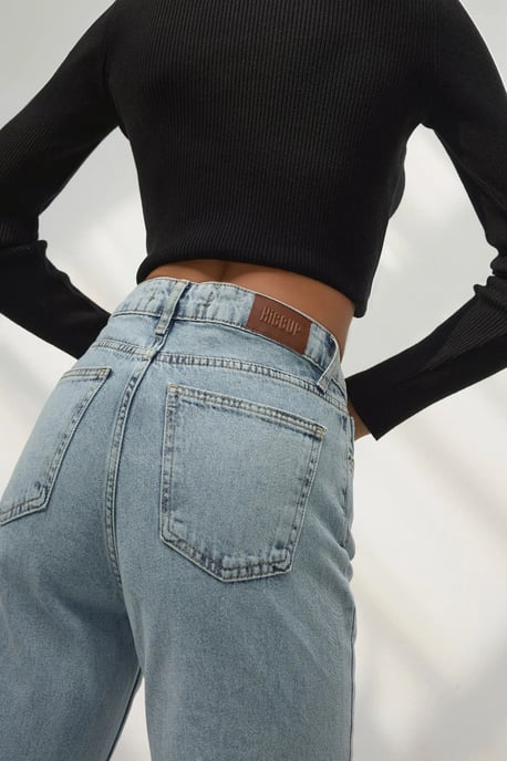 Gerade geschnittene Denim-Jeans - Image 4