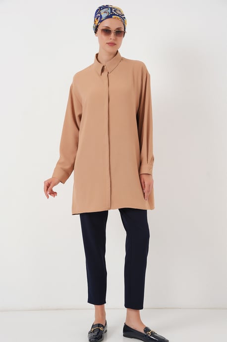 Oversized Langarm-Bluse mit Knopfleiste und Hemdkragen - Image 2
