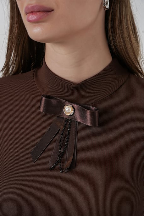 Figurbetontes Langarm-Halbkragenbluse mit Schleifendetail - Image 4