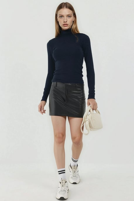 Ultraweiches Slim-Fit Rollkragenstricktop - Image 6