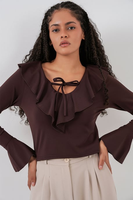 Rüschenshirt mit V-Ausschnitt und kurzem Schnitt - Image 4