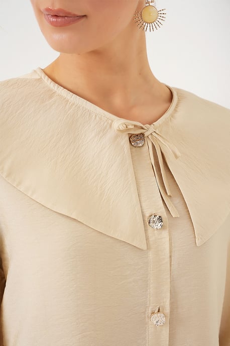 Lange lockere Bluse mit Baby-Kragen und Schleifendetail - Image 5
