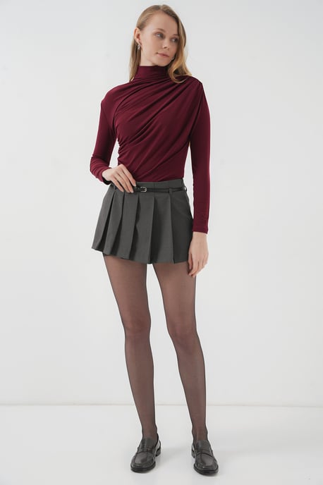 Taillierte Rollkragenbluse mit Drapierung - Image 2
