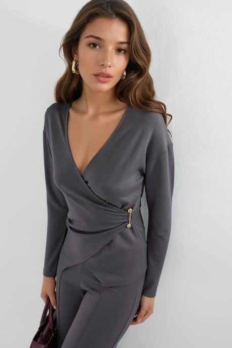 Bluse und Hose Set mit Accessoire-Details - Image 4