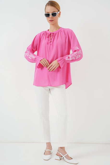 Bluse mit gesticktem Krawatten-Detail - Image 2
