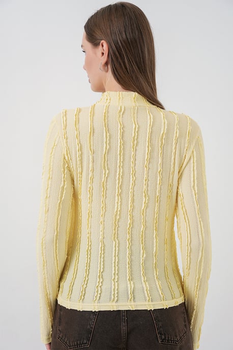 Strukturierte Slim-Fit-Halbrollkragenbluse - Image 6