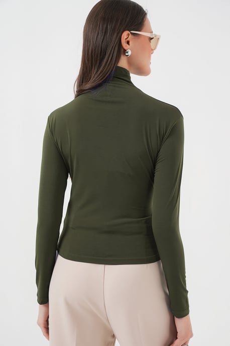 Taillierte Rollkragenbluse mit Drapierung - Image 3