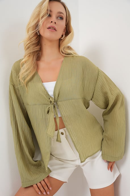 V-Ausschnitt Bluse mit Schleife - Image 3