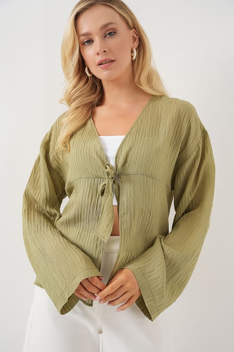 V-Ausschnitt Bluse mit Schleife - Image 4