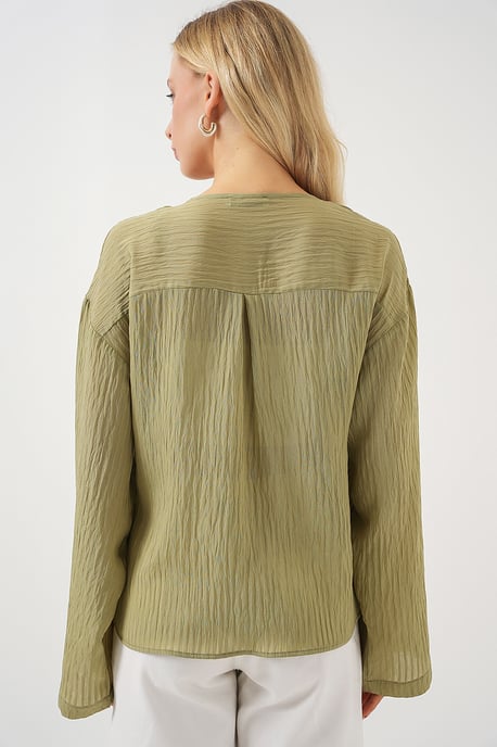 V-Ausschnitt Bluse mit Schleife - Image 6